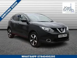 Black Used 2016 Nissan Qashqai N-Connecta SUV | £7,995 (Fair price)