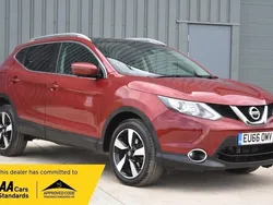 Red Used 2016 Nissan Qashqai N-Connecta SUV | £11,750 (Good price)