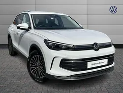 White Used 2025 VW Tiguan Match SUV | £31,522 (Fair price)