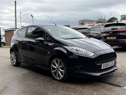 Black Used 2015 Ford Fiesta Zetec Hatchback | £6,440 (Expensive)