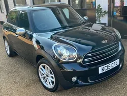Black Used 2015 Mini Cooper Countryman SUV | £8,399 (Fair price)