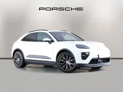White Used 2025 Porsche Macan SUV | £77,900 (Super price)