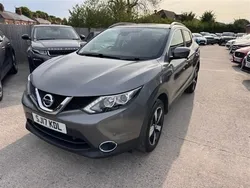 Grey Used 2017 Nissan Qashqai N-Connecta SUV | £8,895 (Fair price)
