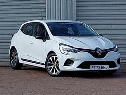 White Used 2022 Renault Clio V Evolution Hatchback | £14,298 (Fair price)