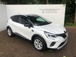 White black Used 2021 Renault Captur Iconic SUV | £12,990 (Fair price)