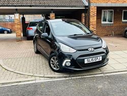 Black Used 2015 Hyundai i10 Premium Hatchback | £2,891 (Super price)