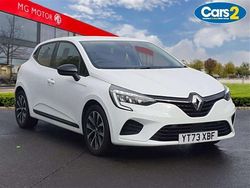 White Used 2022 Renault Clio V Evolution Hatchback | £15,490 (Fair price)
