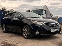 Black Used 2014 Toyota Avensis Estate | £6,150 (Super price)