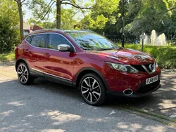 Red Used 2016 Nissan Qashqai Tekna SUV | £8,495 (Good price)