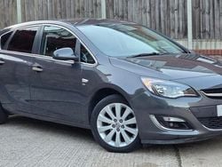 Used 2015 Vauxhall Astra Elite Hatchback | £7,999 (Fair price)