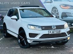 White Used 2017 VW Touareg R-line Plus SUV | £16,200 (Fair price)