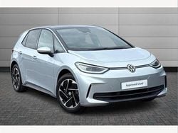 Scale silver with solid black roof New 2025 VW ID.3 Pro Hatchback | £26,599 (Fair price)