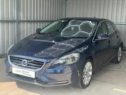 Blue Used 2015 Volvo V40 SE Lux Estate | £5,490 (Good price)