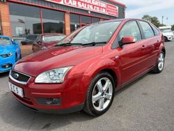 Red Used 2006 Ford Focus Ghia Hatchback | £990 (Fair price)