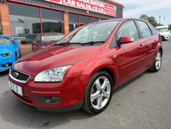 Red Used 2006 Ford Focus Ghia Hatchback | £990 (Fair price)