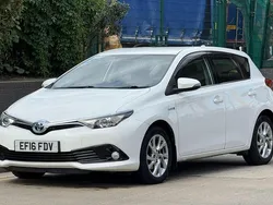 White Used 2016 Toyota Auris Hybrid Business Edition Hatchback | £8,990 (Fair price)