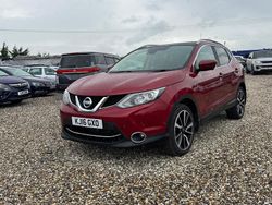 Red Used 2016 Nissan Qashqai Tekna SUV | £6,495 (Fair price)