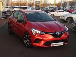 Red Used 2022 Renault Clio V Evolution Hatchback | £13,899 (Good price)