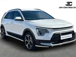 White Used 2024 Kia Niro 3 SUV | £26,000 (Expensive)