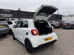 White Used 2015 Smart ForFour Premium Hatchback | £4,749 (Fair price)