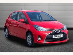 Red Used 2015 Toyota Yaris Hatchback | £8,291 (Fair price)