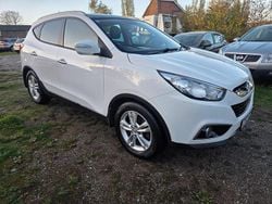 White Used 2012 Hyundai ix35 Premium SUV | £3,790 (Good price)