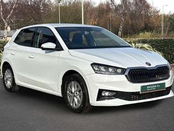 Moon white metallic Used 2025 Skoda Fabia SE Hatchback | £16,500 (Fair price)