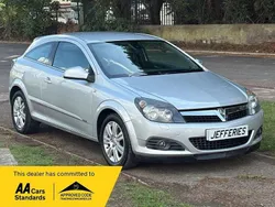 Silver Used 2009 Vauxhall Astra Design Edition Hatchback | £2,250 (A bit pricey)