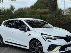 White Used 2022 Renault Clio V Engineered Hatchback | £16,490 (Fair price)