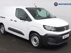 White New 2024 Vauxhall Combo MPV | £14,799 (Good price)