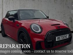 Chili red Used 2024 Mini Cooper S Premium Plus Hatchback | £25,114 (Fair price)