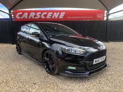 Black Used 2017 Ford Focus ST Hatchback | £11,399 (Fair price)