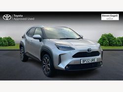 Silver Used 2022 Toyota Yaris Hybrid Design SUV | £19,570 (Fair price)