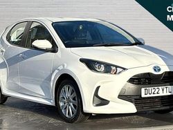White Used 2022 Toyota Yaris Hybrid Hatchback | £16,249 (Super price)