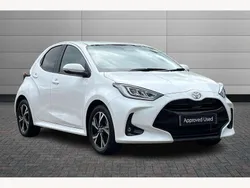Pure white Used 2024 Toyota Yaris Hybrid Design Hatchback | £18,850 (Fair price)