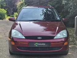 Red Used 2000 Ford Focus Estate | £599