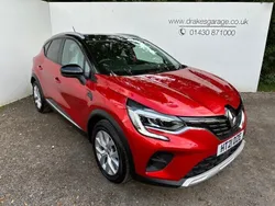 Red/black Used 2021 Renault Captur Iconic SUV | £11,990 (Fair price)