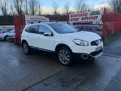 White Used 2013 Nissan Qashqai Tekna SUV | £4,500 (Expensive)