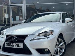 White Used 2016 Lexus IS300h Sedan | £14,500 (Fair price)