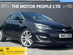 Black Used 2013 Vauxhall Astra SRi Hatchback | £3,695 (Fair price)