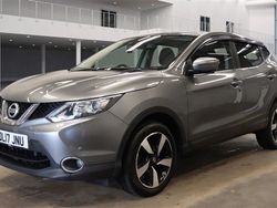 Grey Used 2017 Nissan Qashqai N-Connecta SUV | £8,199 (Fair price)