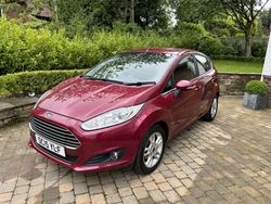 Red Used 2015 Ford Fiesta Zetec Hatchback | £5,300 (Fair price)