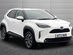 White Used 2022 Toyota Yaris Cross Design SUV | £19,650 (Good price)