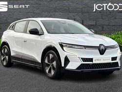 White Used 2024 Renault Megane E-Tech Equilibre Hatchback | £18,999 (Good price)