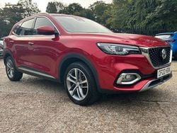 Red Used 2022 MG HS Exclusive SUV | £13,990 (Fair price)