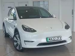 White Used 2022 Tesla Model Y Long Range SUV | £27,998 (Fair price)
