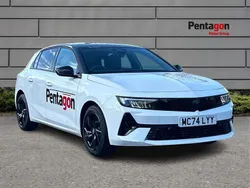 White Used 2024 Vauxhall Astra S Hatchback | £21,490 (Fair price)