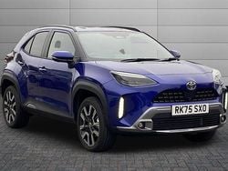 Juniper blue New 2025 Toyota Yaris Cross SUV | £31,401 (Fair price)