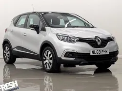 Silver/black Used 2019 Renault Captur Play SUV | £9,190 (Fair price)