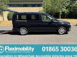 Black Used 2022 Ford Tourneo Connect Titanium MPV | £26,450 (Expensive)